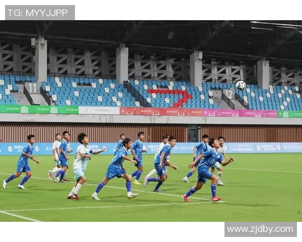 赛后分析:成都足球队与重庆足球队的团队协作表现及其影响因素探讨 赛后分析:成都足球队与重庆足球队的团队协作表现及其影响因素探讨